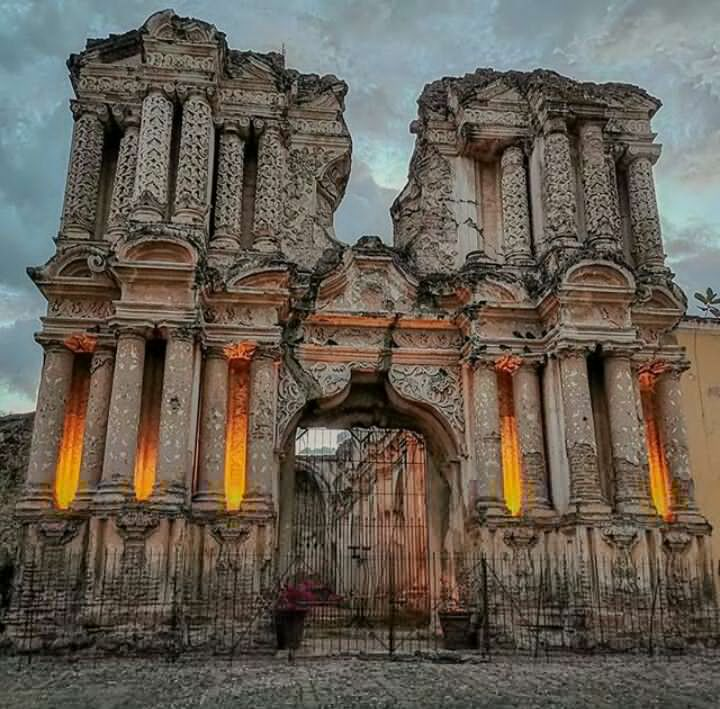 antigua-ruins-guatemala