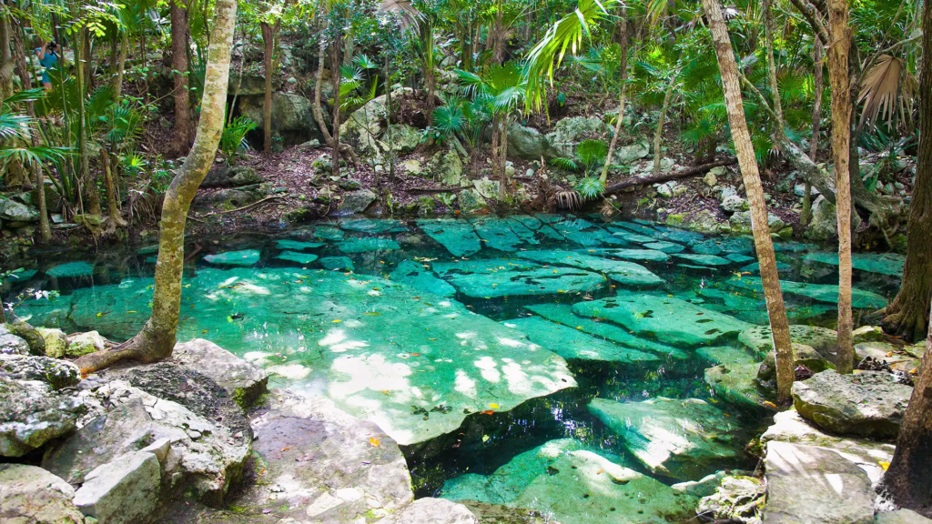 Cenote Azul