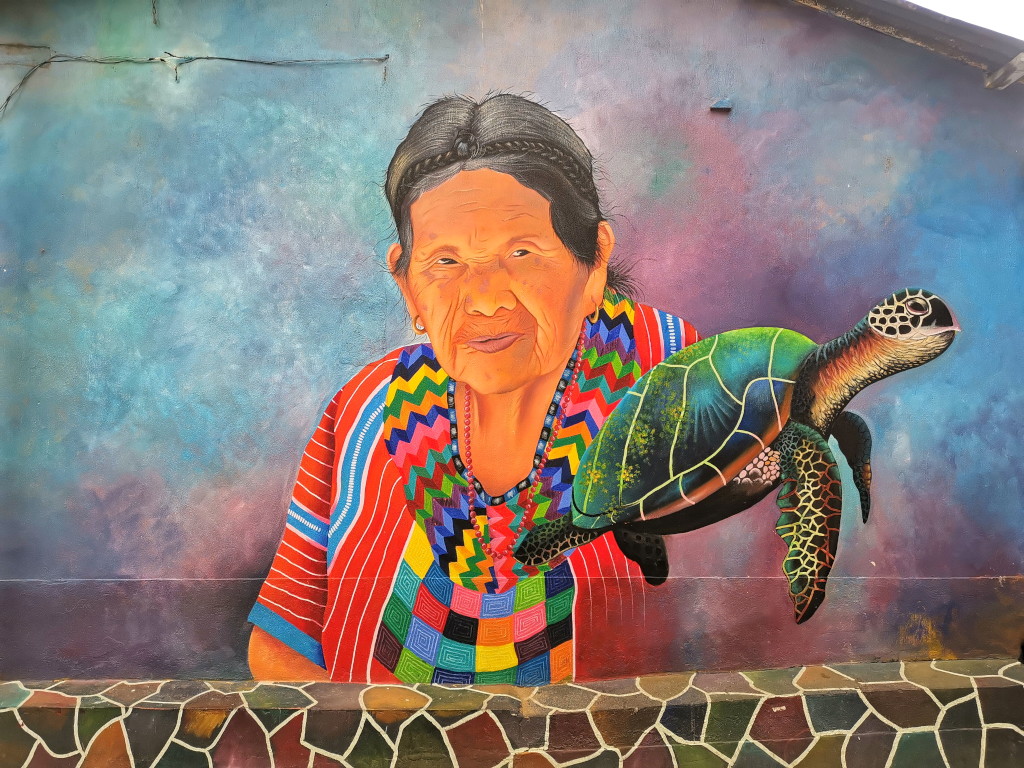 san-juan-la-laguna-mural-turtle.