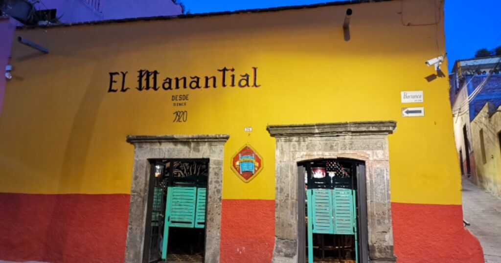 El Manantial exists already since 1920