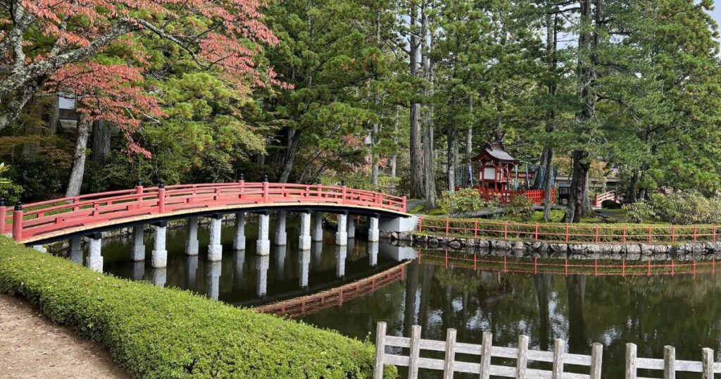  Okuno-in cemetery